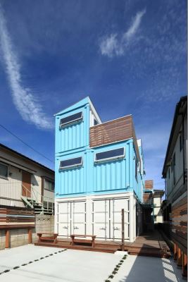 Ngôi nhà container màu xanh xinh đẹp tại Kanagawa Nhật Bản