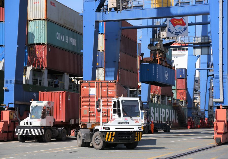 Chi phí nâng hạ container là gì ? Biểu phí mới nhất hiện nay - Ảnh 1